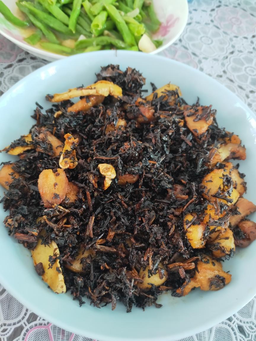 不放水的干菜炒肉的做法