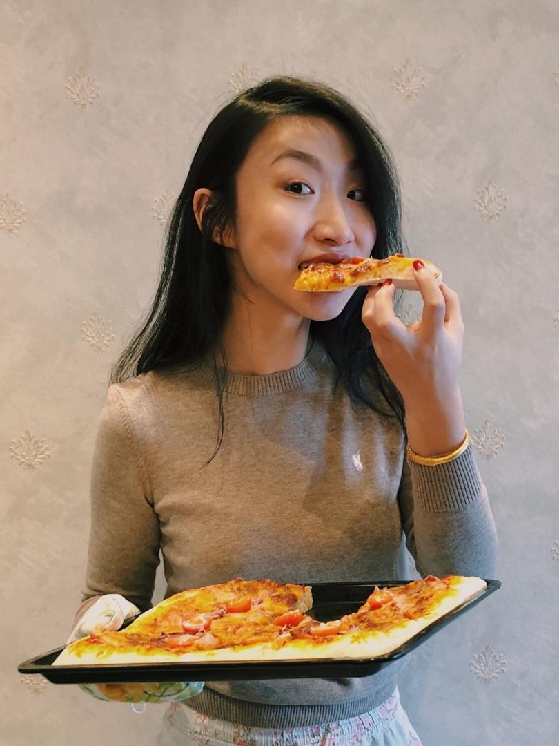 教你做意大利披萨的家庭做法，比意式古法窑烤披萨还好吃！一学就会！