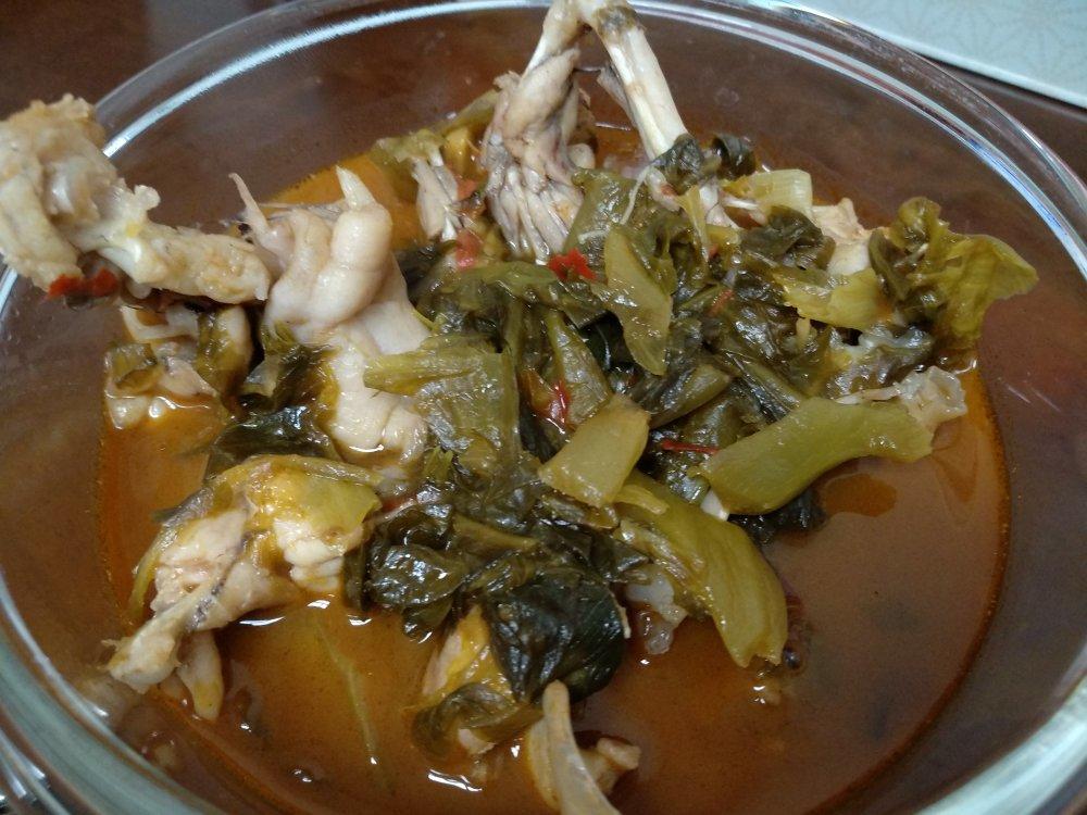 酸菜牛蛙
