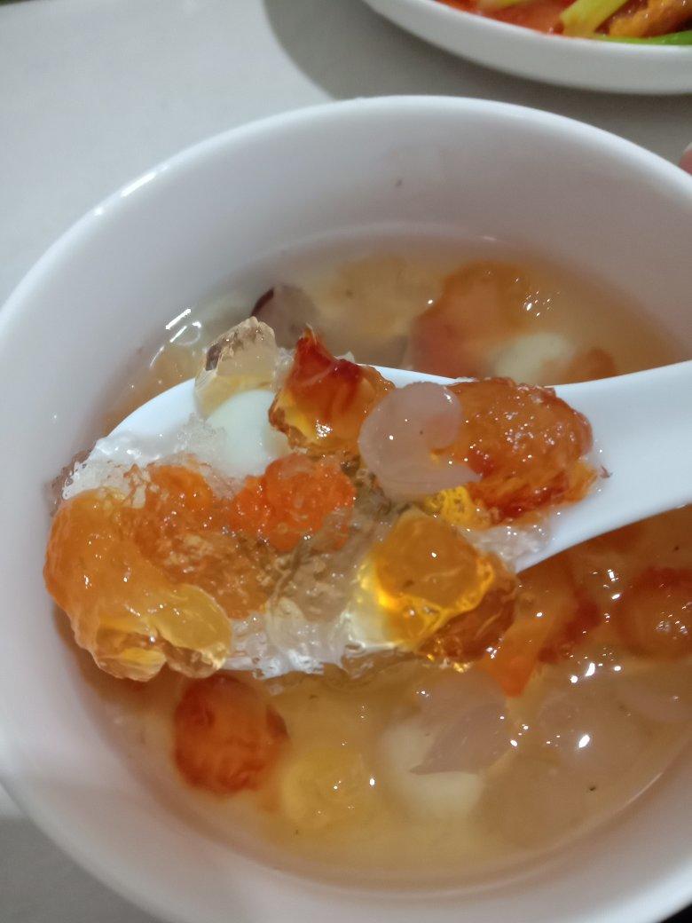 桃胶皂角米雪燕羹