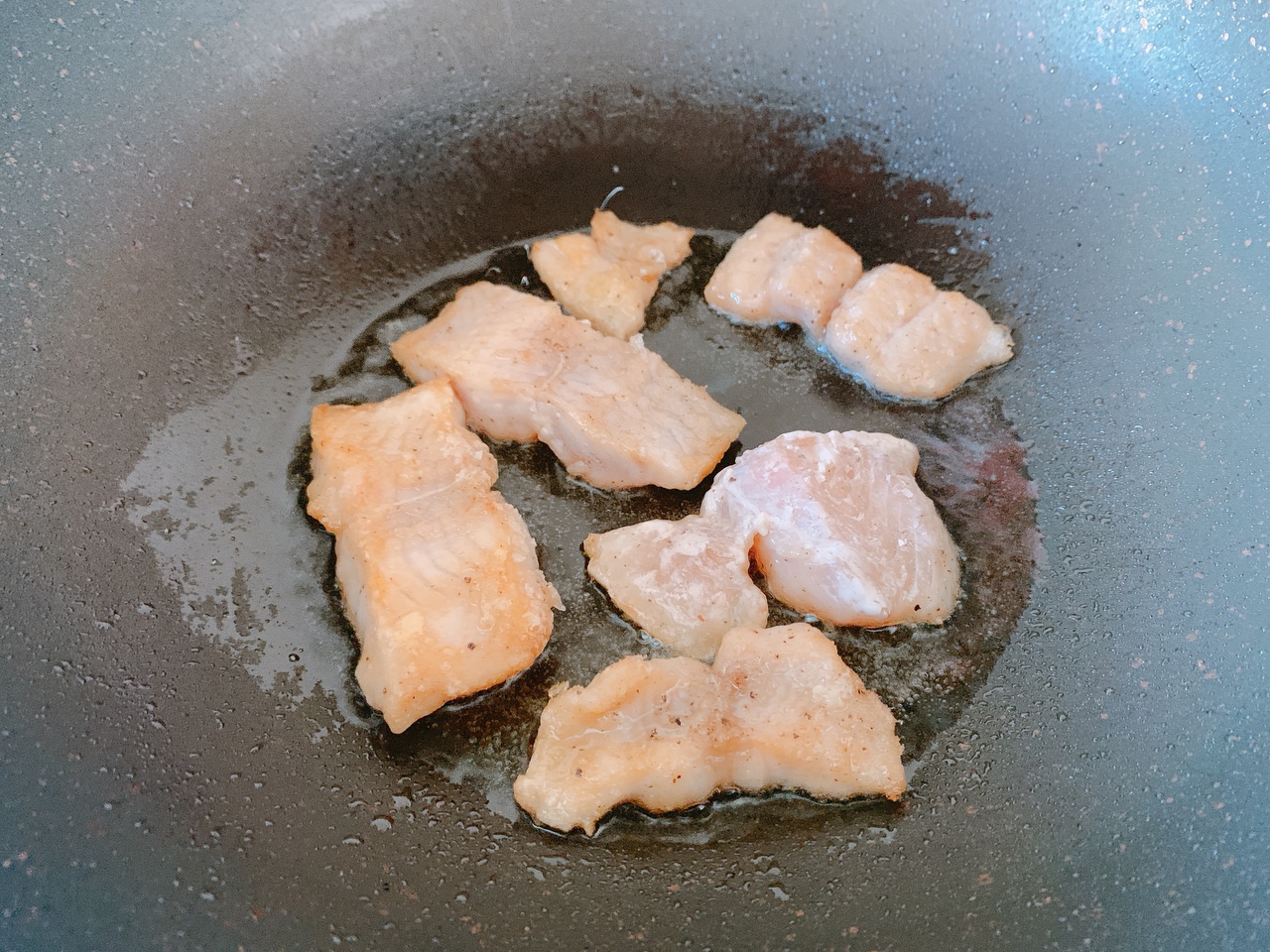 香煎巴沙鱼块的做法 步骤5