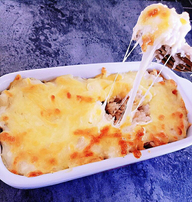 海鲜焗饭 Seafood Fried Rice with Cheesy Topping