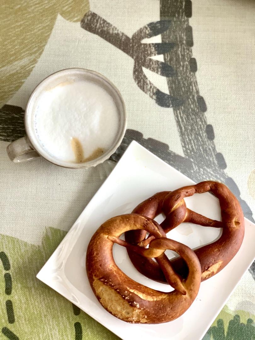 🥨黑麦碱水包Brezel🥨（小苏打版）