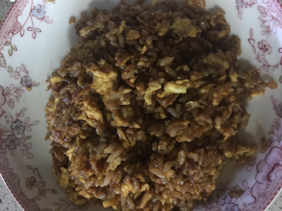 好吃到舔盘的酱油炒饭！