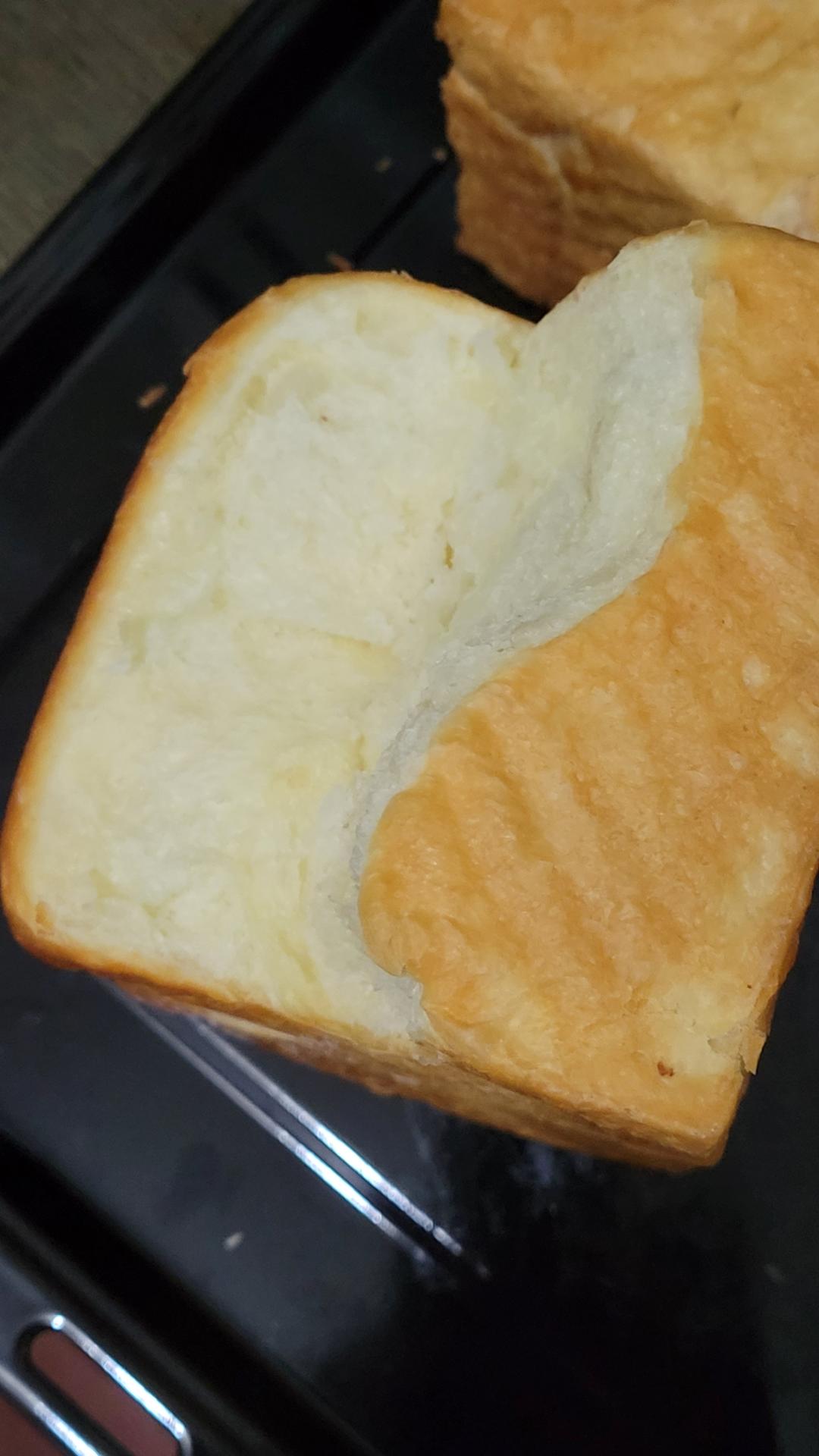 奶香纯粹的重料淡奶油吐司