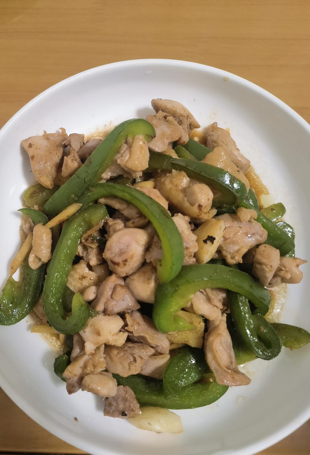 补维c的大菜-五彩缤纷彩椒青椒炒鸡腿肉