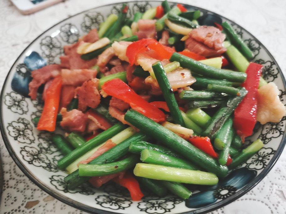 家常菜蒜薹炒肉（蒜苔炒肉）