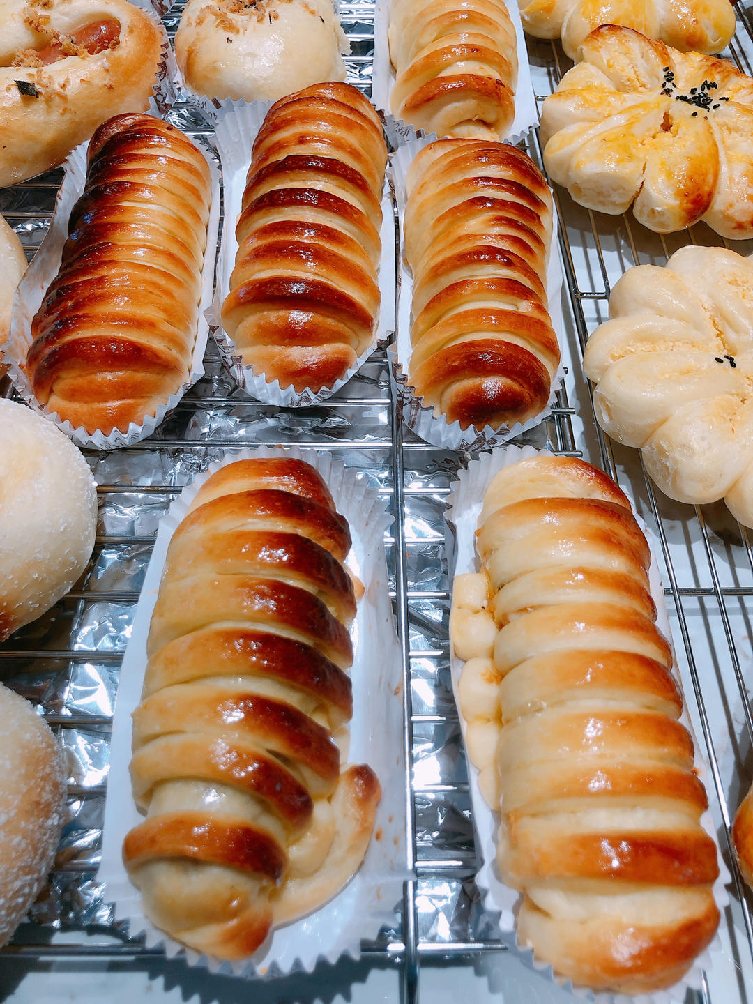 免揉肉松香肠面包