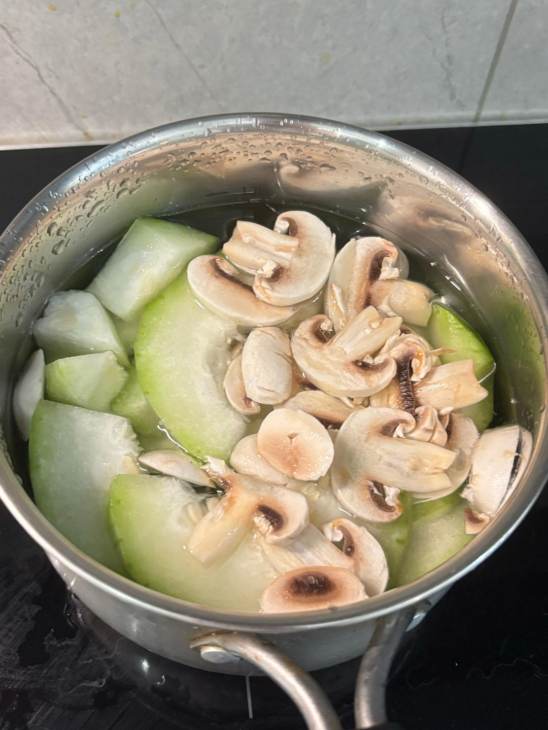 减脂刮油❗️巨鲜美的冬瓜口蘑汤，快乐减脂