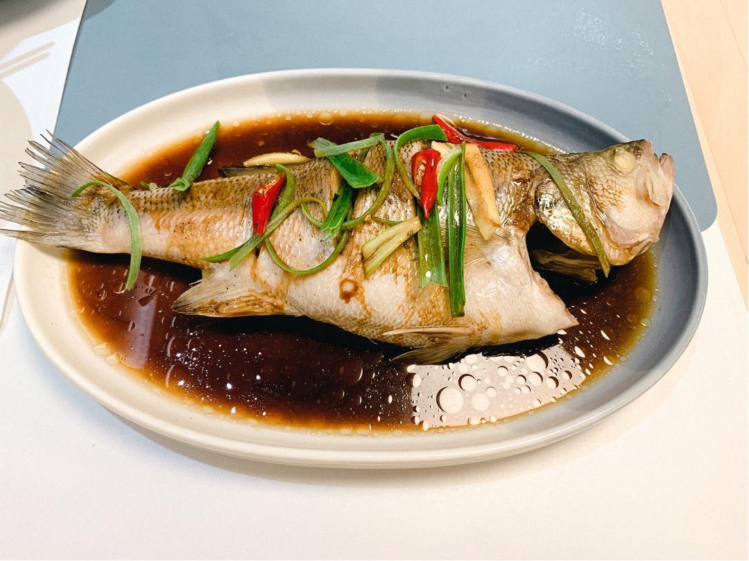 饭醉枕做的新手零失败的清蒸鲈鱼