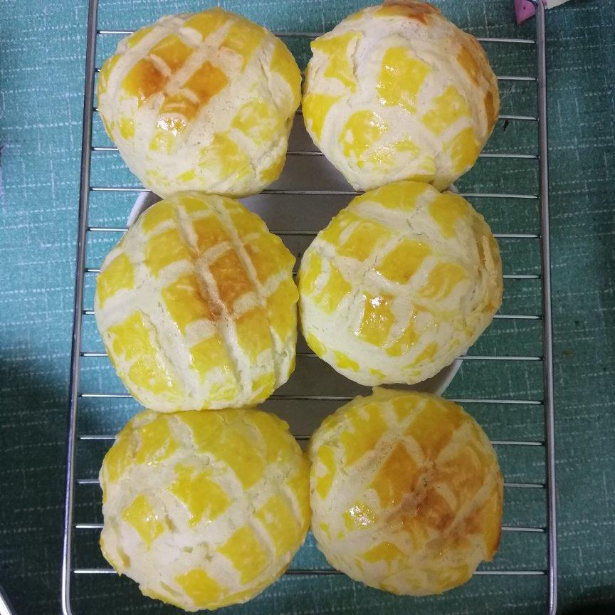 好吃到炸裂的港式菠萝包（附带制作酥皮的小视频）