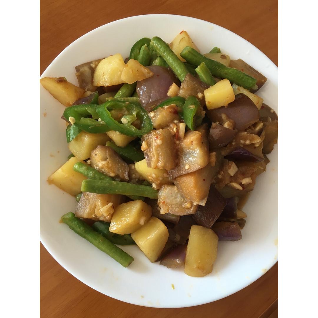 土豆茄子炖豆角