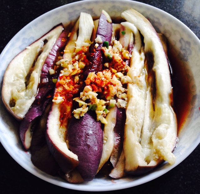 老军医一拍大腿跑了做的凉拌蒸茄子