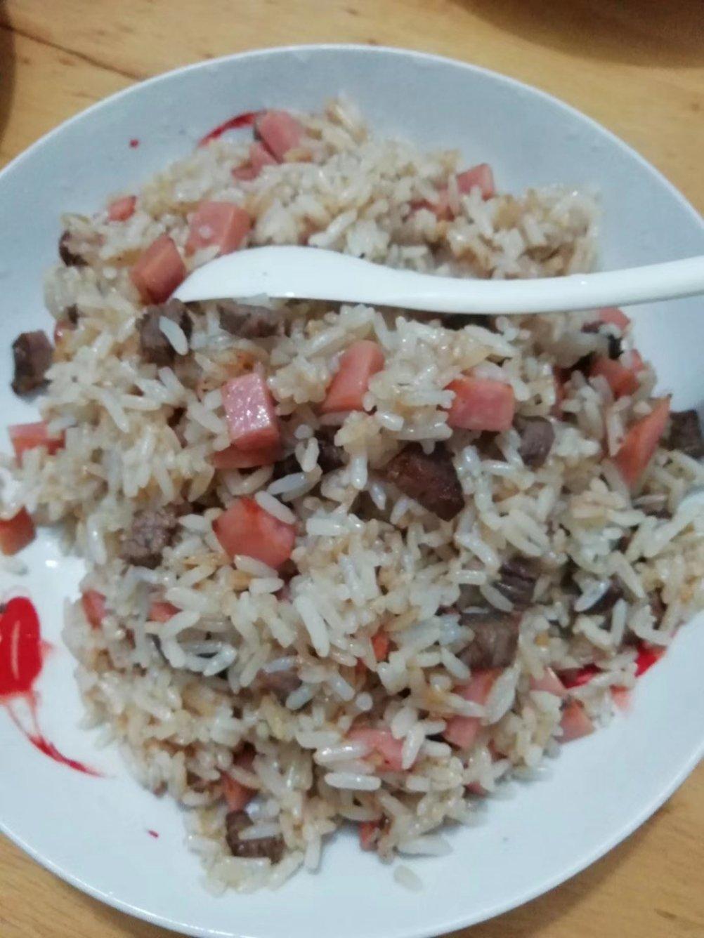 寝室简易电饭锅整个番茄饭（香肠版）