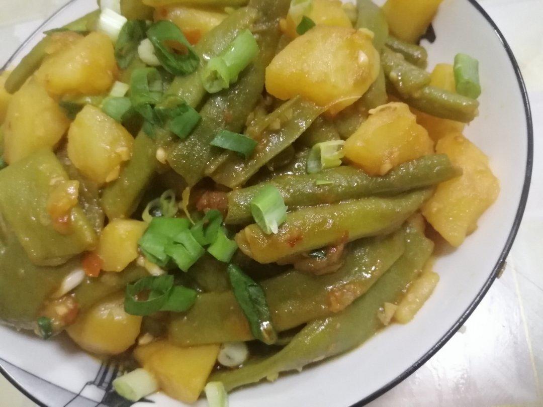 农家菜土豆焖刀豆
