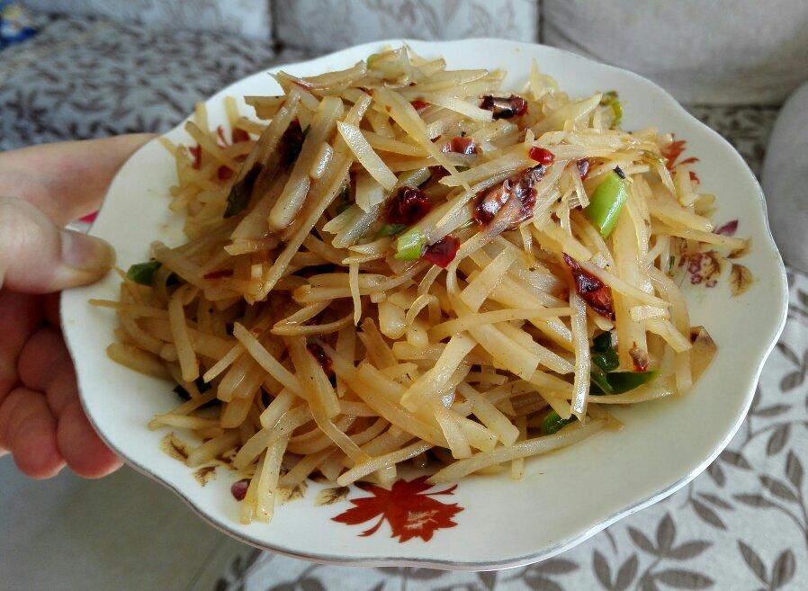 酸辣土豆丝-不用再愁不辣不酸了