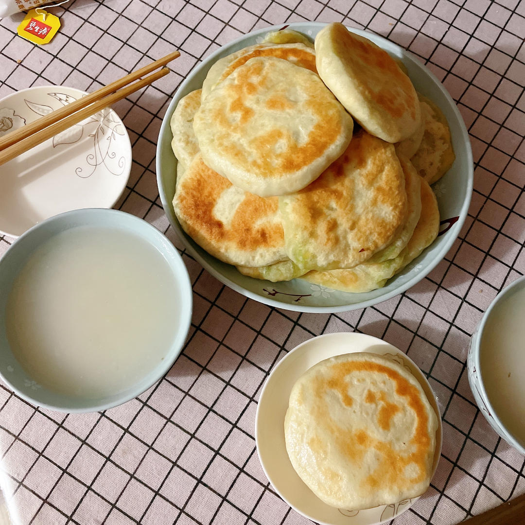 会连续吃八个的萝卜馅饼