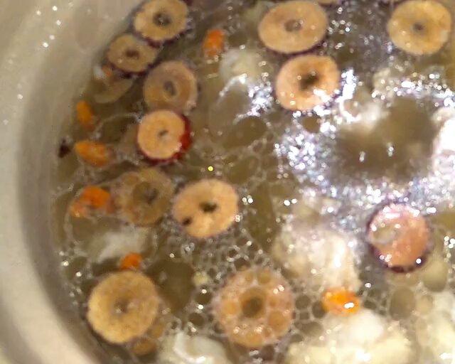 甜甜的瘦猪腩肉红枣汤