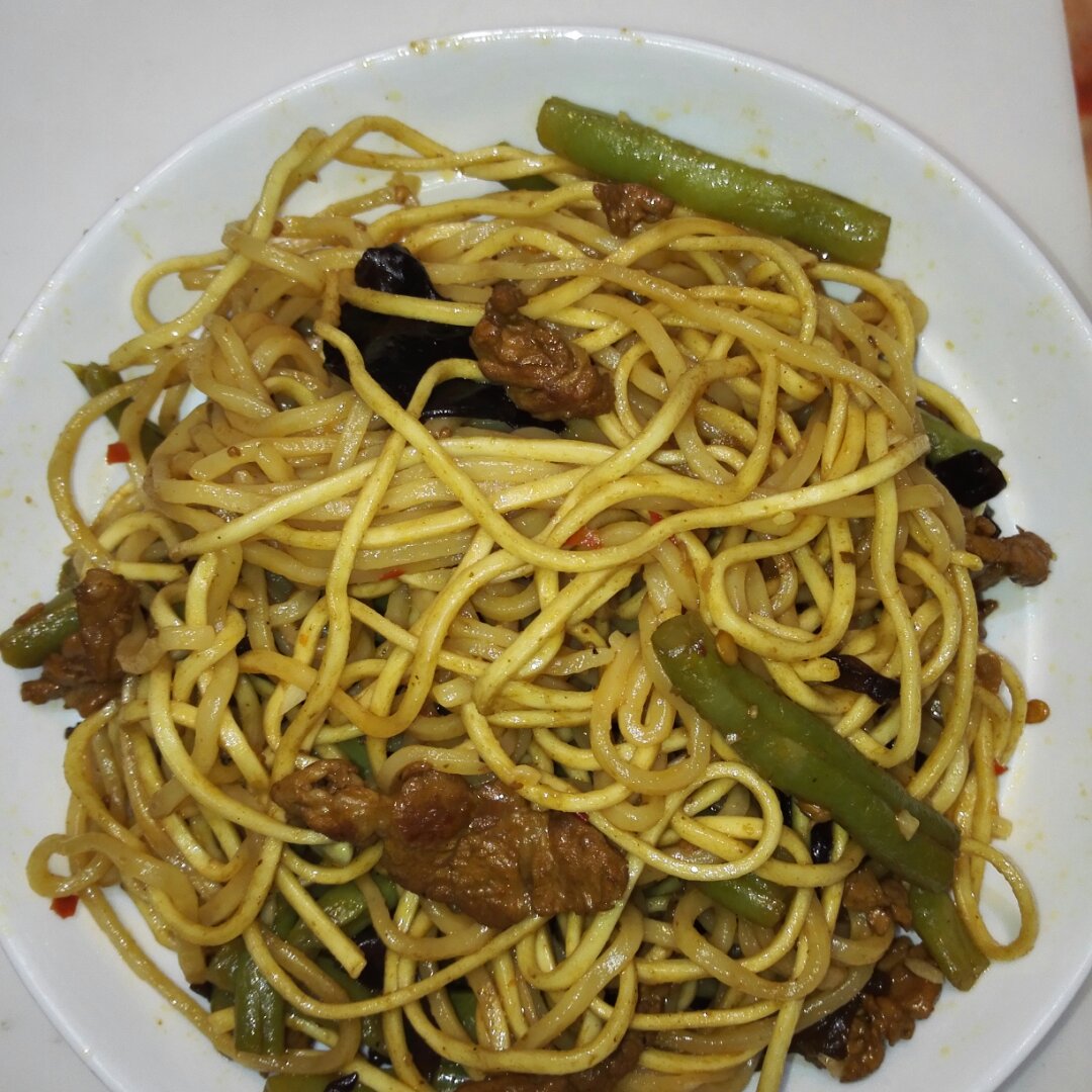 最适合夏天的一锅出--酱香豆角焖面