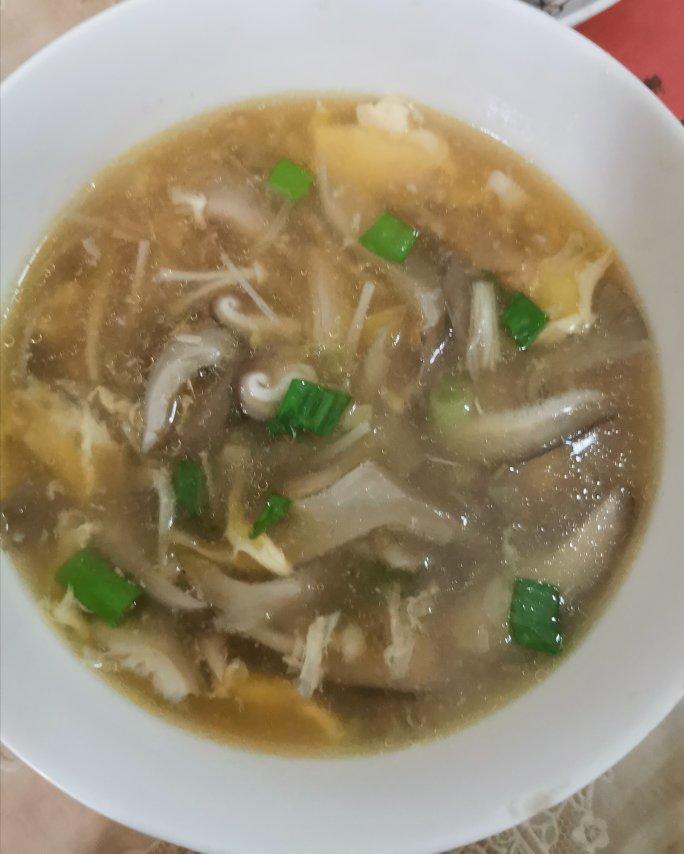 鲜到飞起的菌菇浓汤，不好喝不要钱