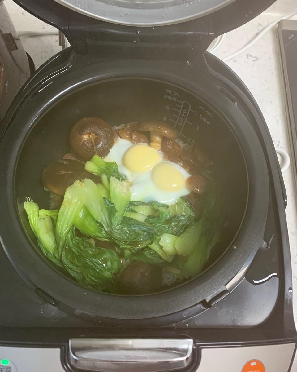 广式腊味煲仔饭（腊肠电饭锅版）