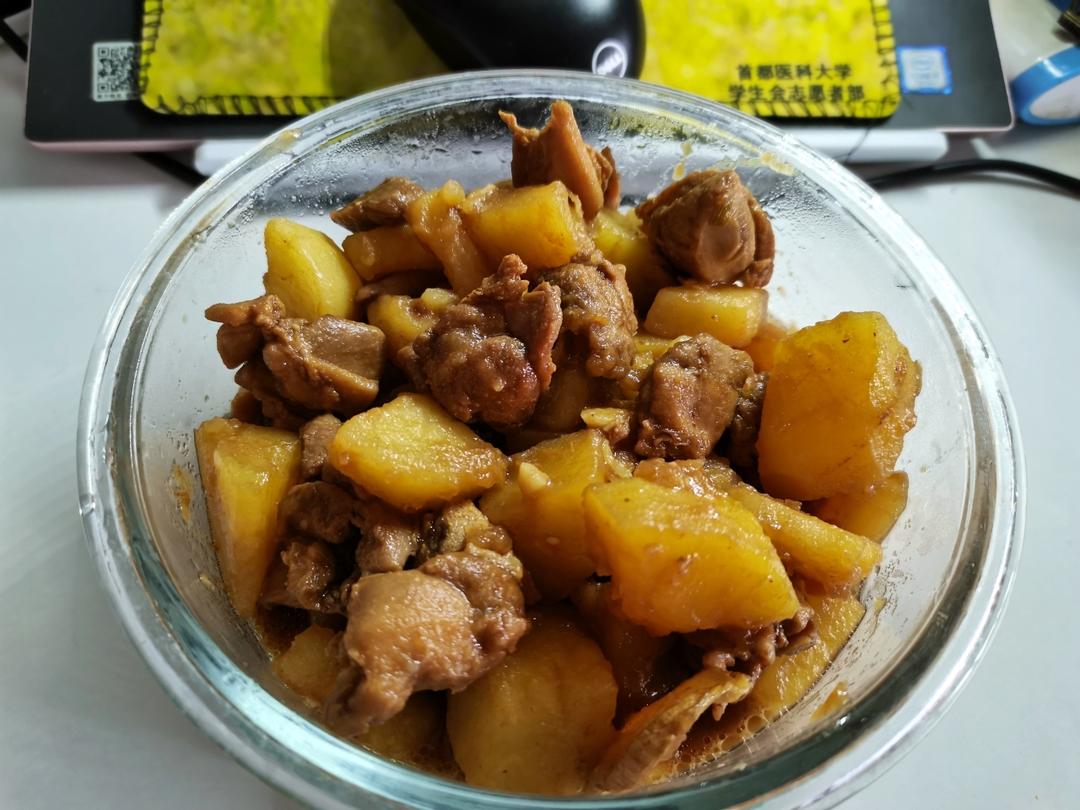 土豆炖鸡腿