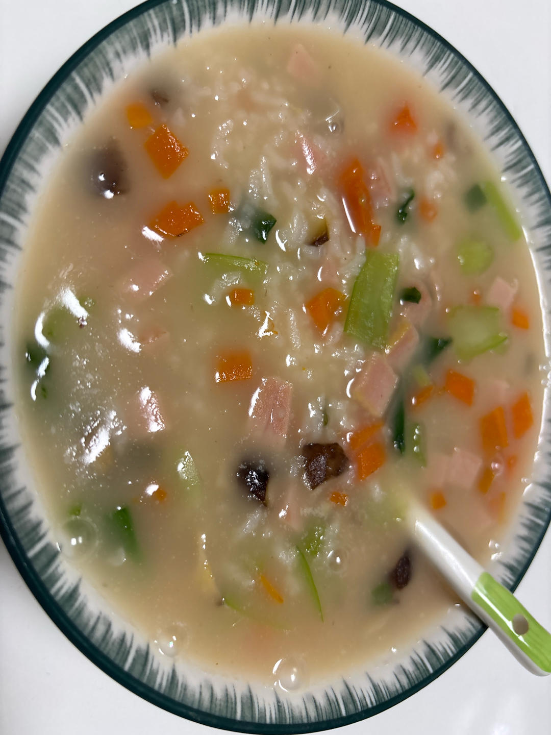 早上起来超想吃的『香菇火腿粥』
