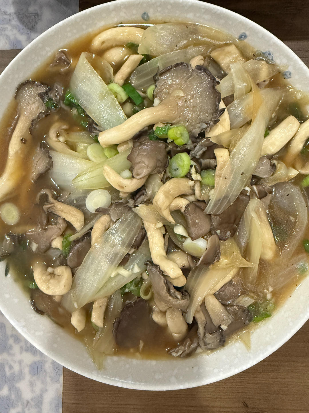 洋葱炒蚝菇