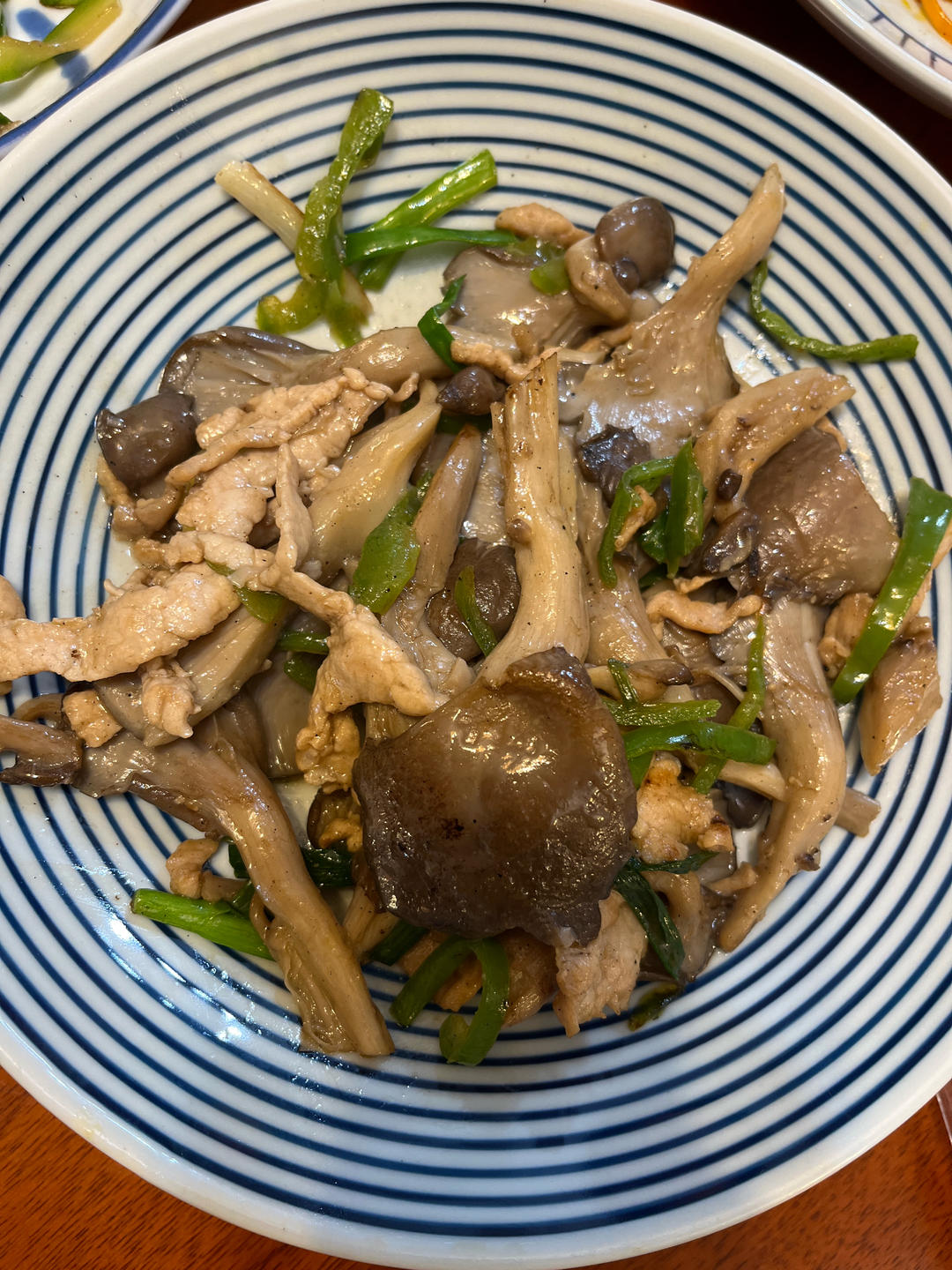 平菇炒肉片