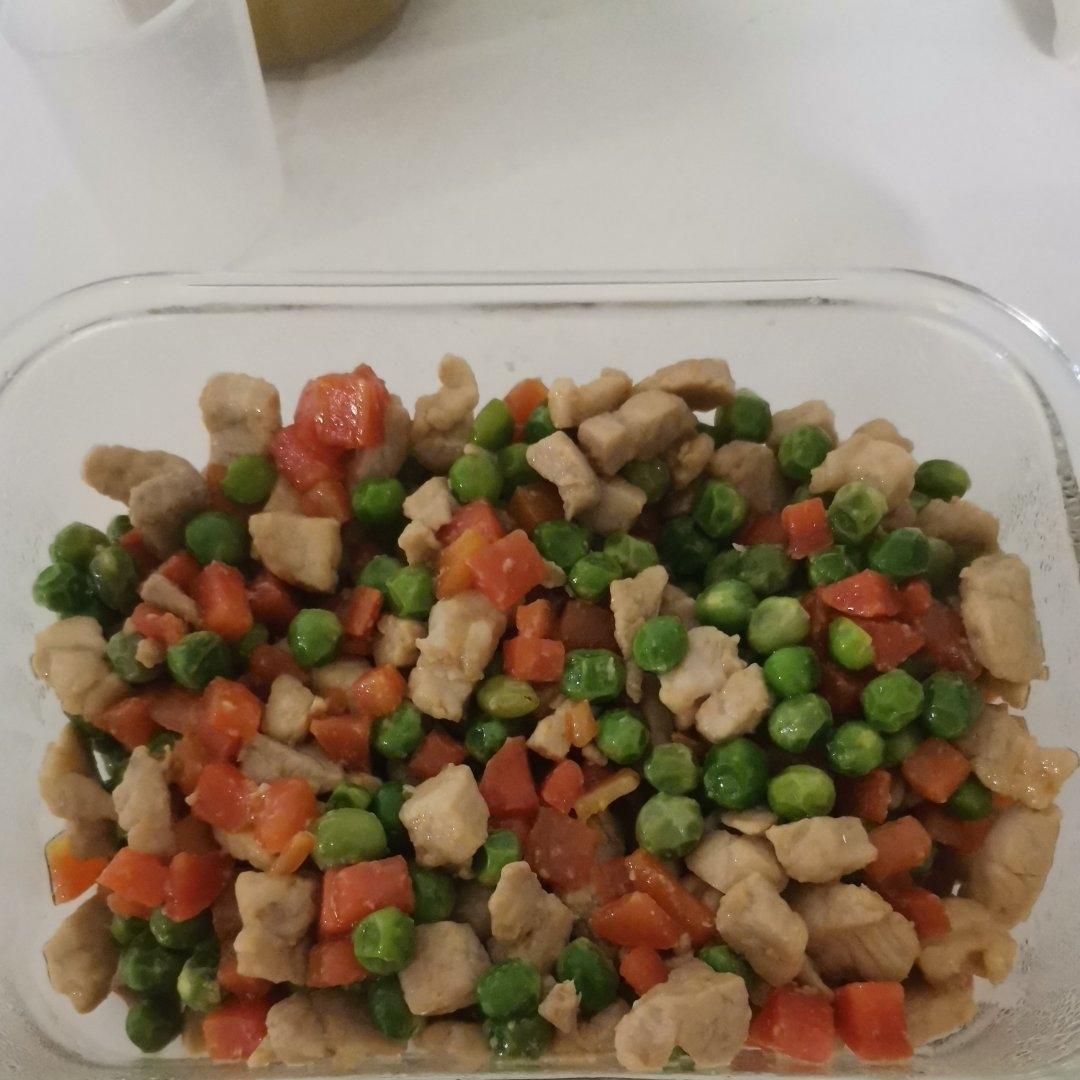 胡萝卜肉末炒豌豆