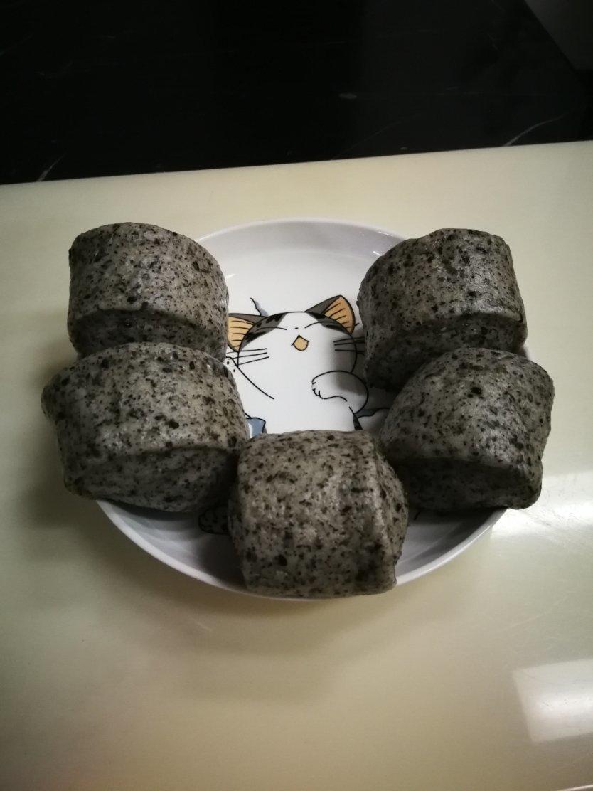 黑芝麻牛奶馒头
