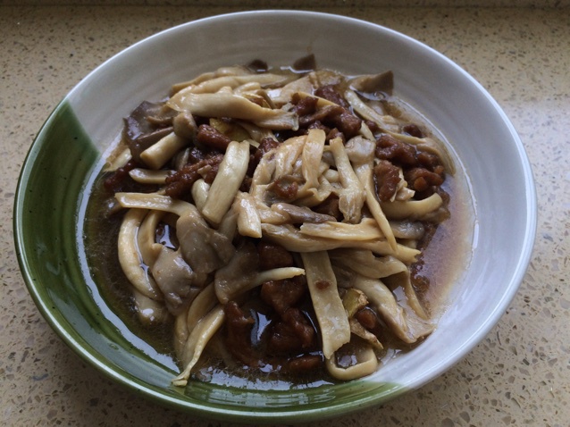 平菇炒肉