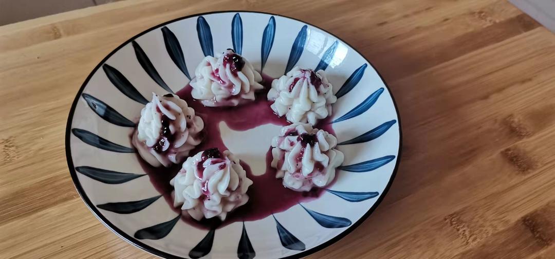 好吃又好看的甜品【蓝莓山药】