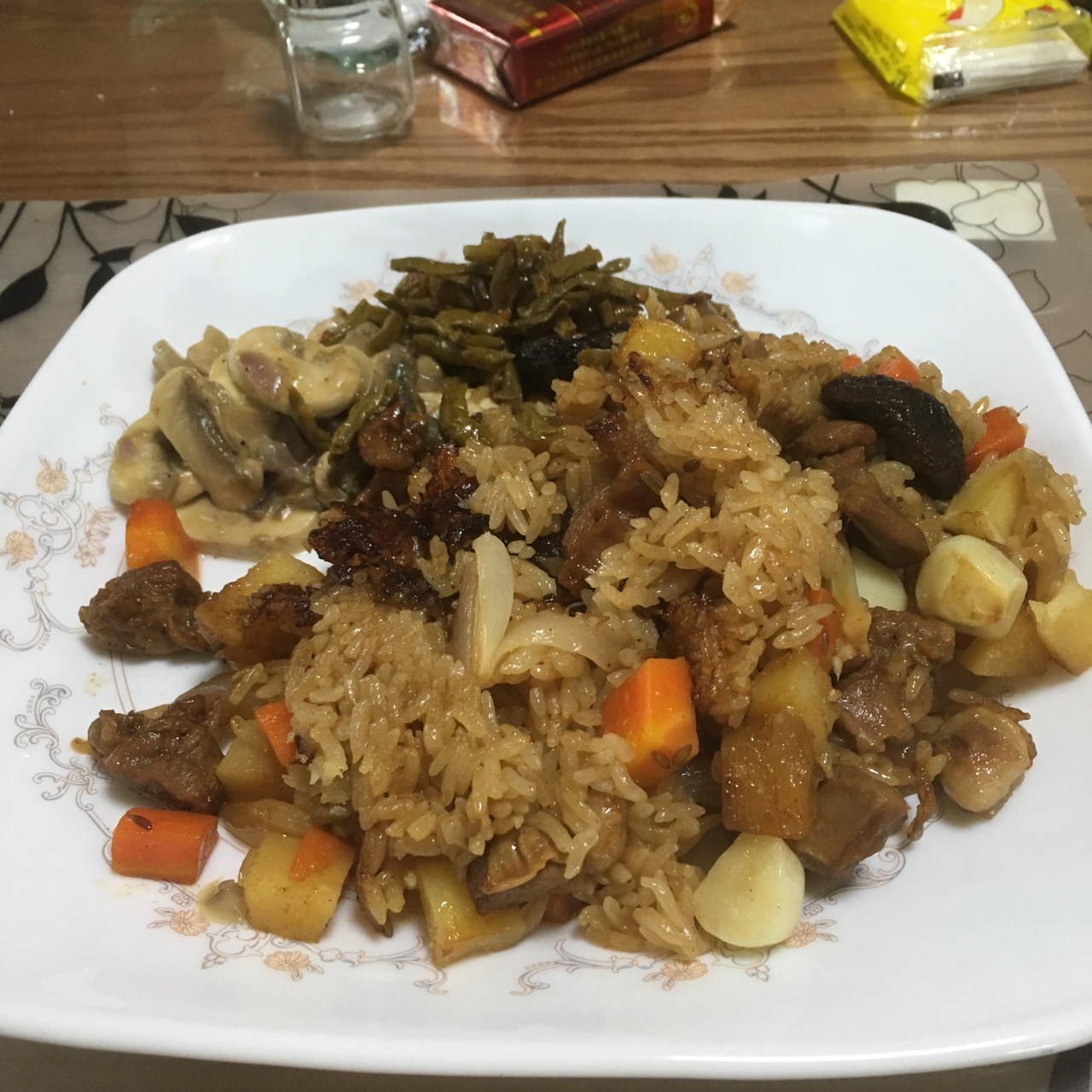 喷香羊肉焖饭