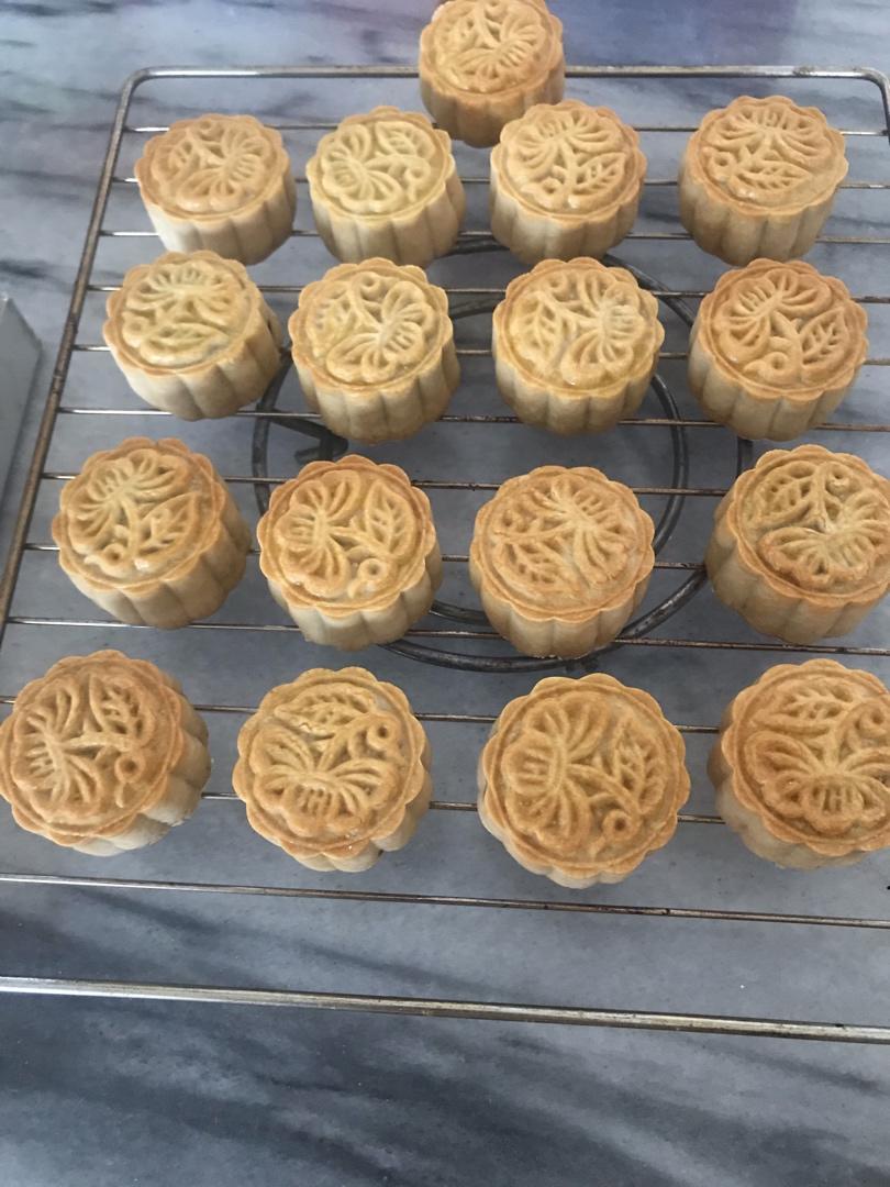 莲蓉月饼