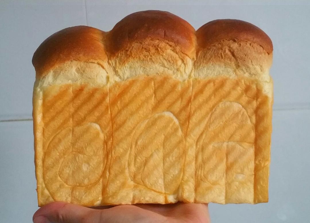 烘焙日记_炼奶吐司（冷藏中种）