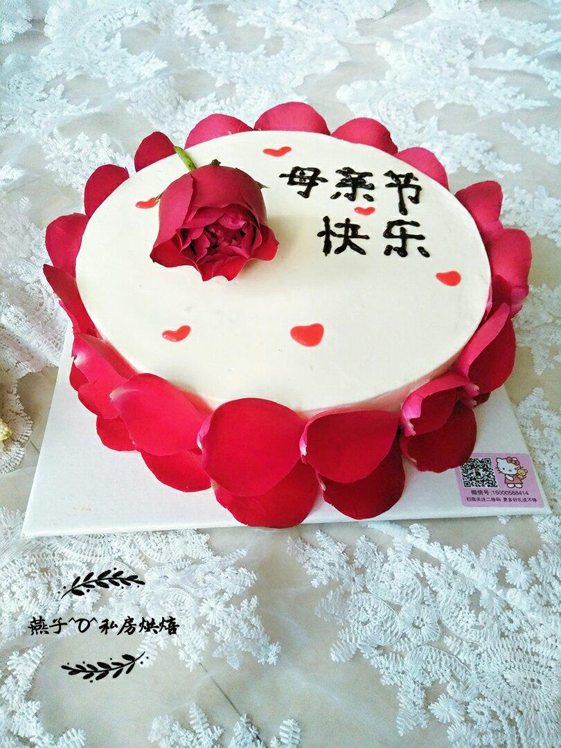 浪漫玫瑰花瓣蛋糕