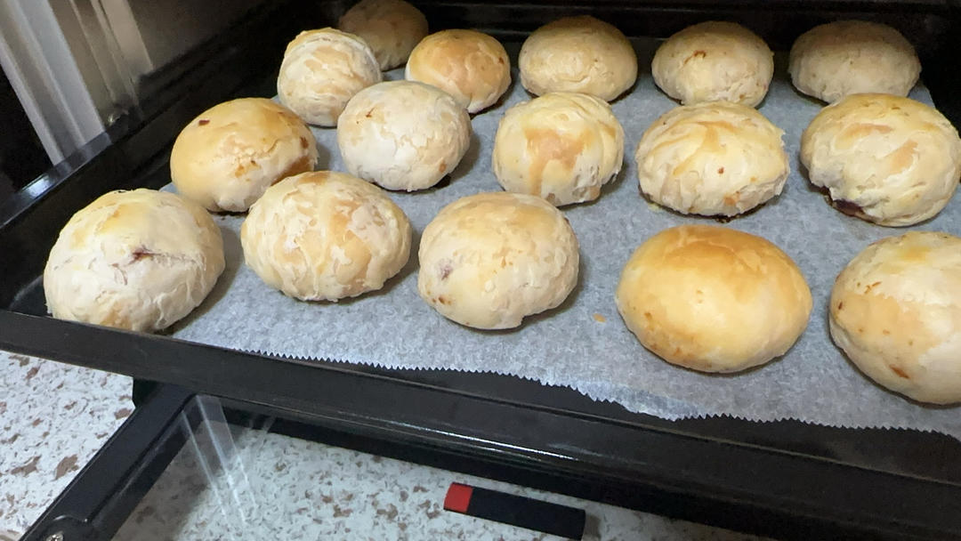 排四个小时队也买不到的鲜肉月饼，秘诀是放麻油！