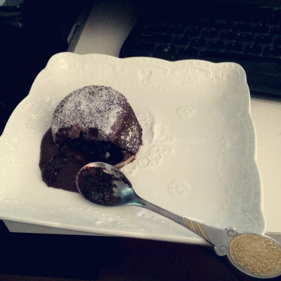 给妹子群的巧克力熔岩蛋糕