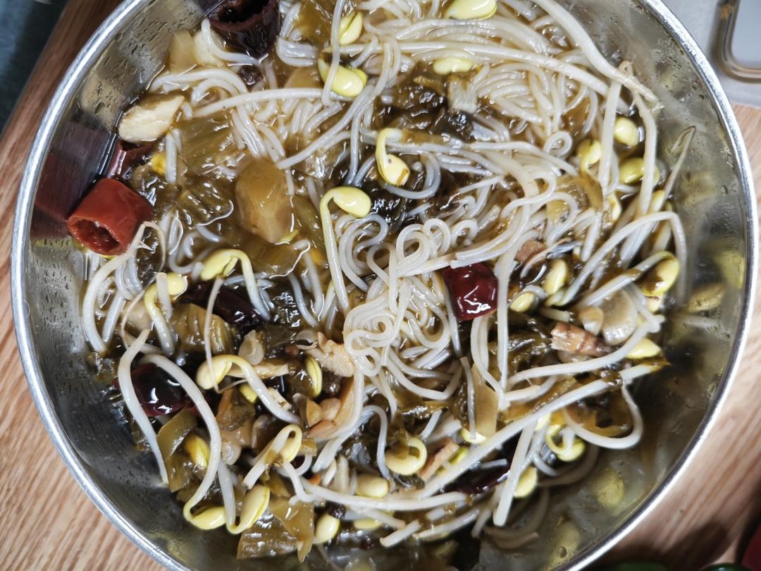 酸菜米粉（简单又美味）