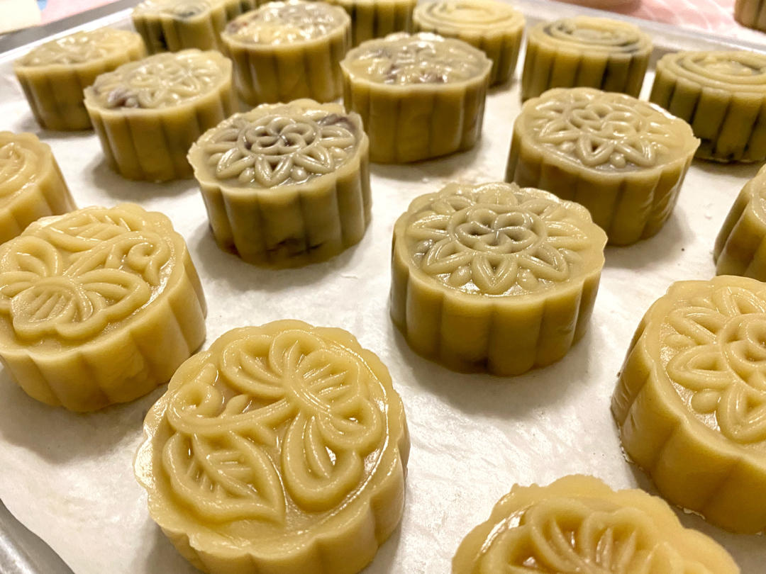 广式月饼—蛋黄莲蓉月饼