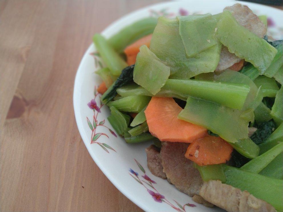 莴笋炒肉片
