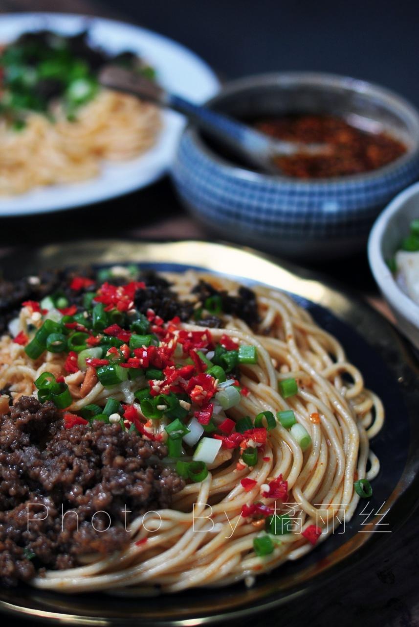 橘丽丝 | 宜宾燃面