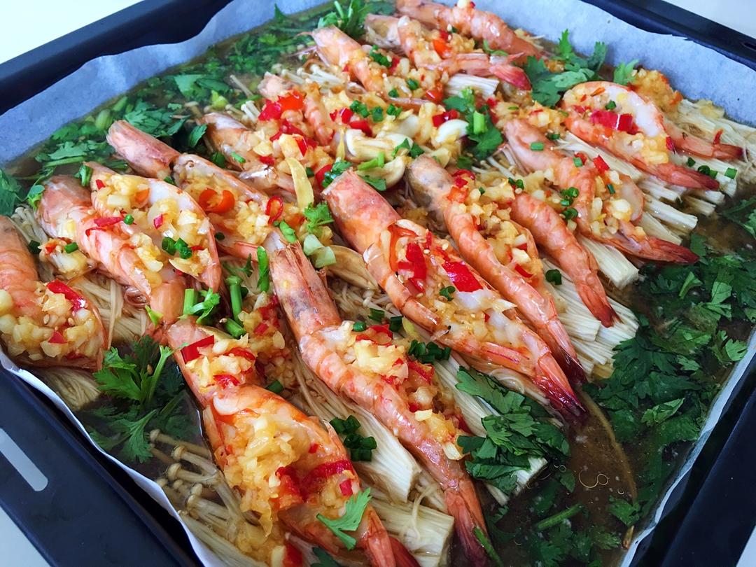 蒜蓉金针菇烤花蛤虾