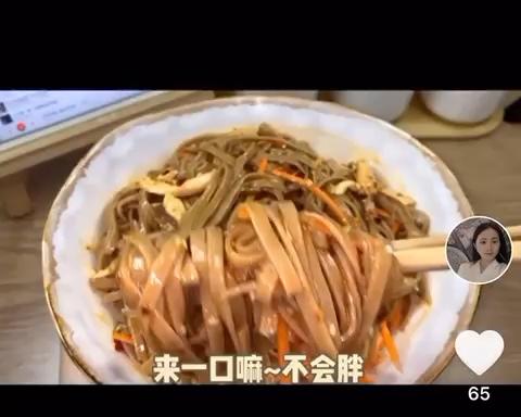 低脂荞麦面｜鸡丝拌面的做法