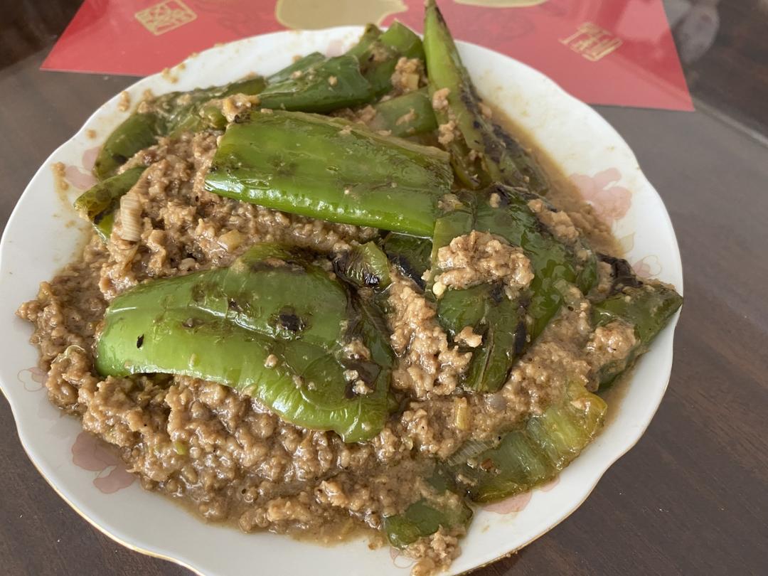 油焖肉末青椒
