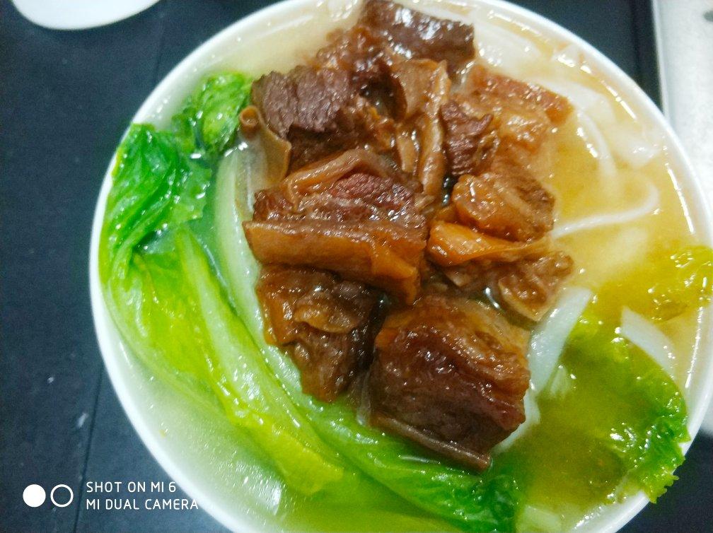 蛋蛋肉肉肠做的广式牛腩牛腩面