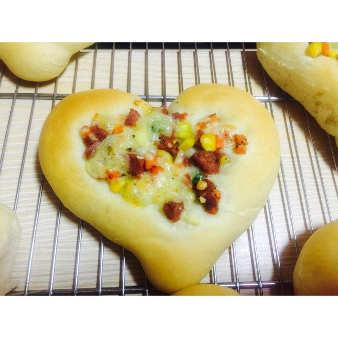 有爱早餐包---心形火腿杂蔬面包