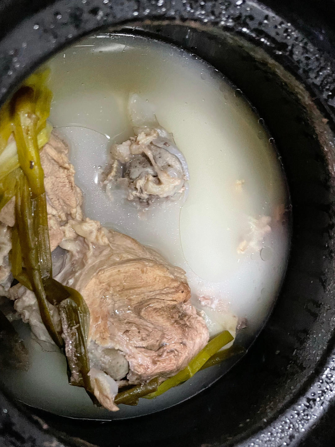 奶白骨头汤