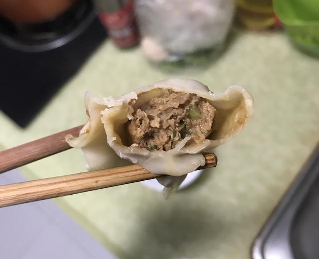 芹菜猪肉饺的做法